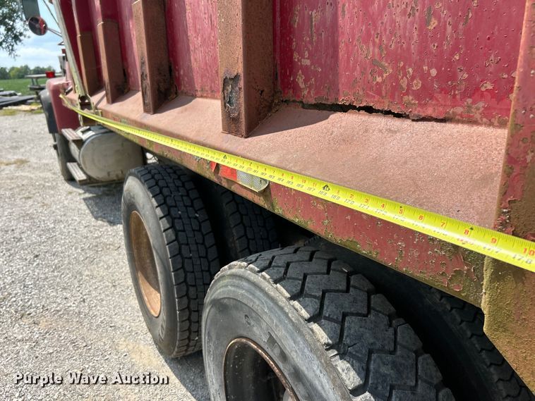 image for item EK3215 1994 Ford L8000 dump truck