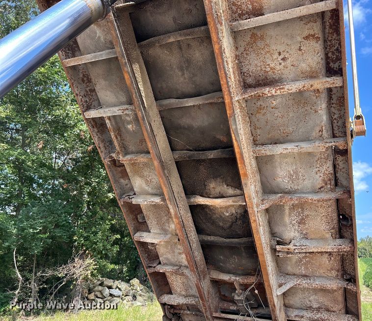 image for item EK3215 1994 Ford L8000 dump truck