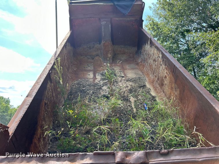 image for item EK3215 1994 Ford L8000 dump truck