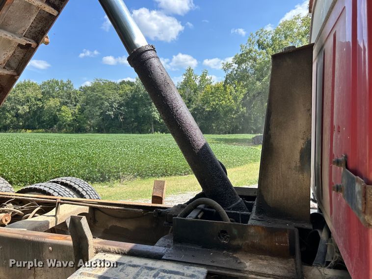 image for item EK3215 1994 Ford L8000 dump truck