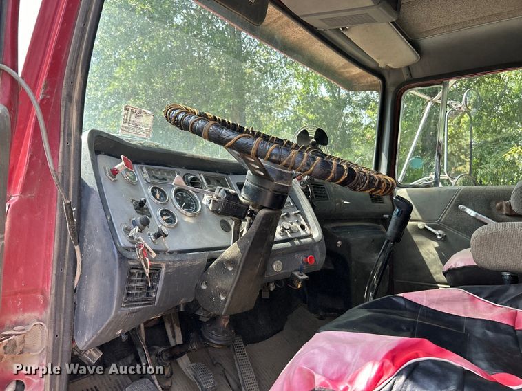 image for item EK3215 1994 Ford L8000 dump truck