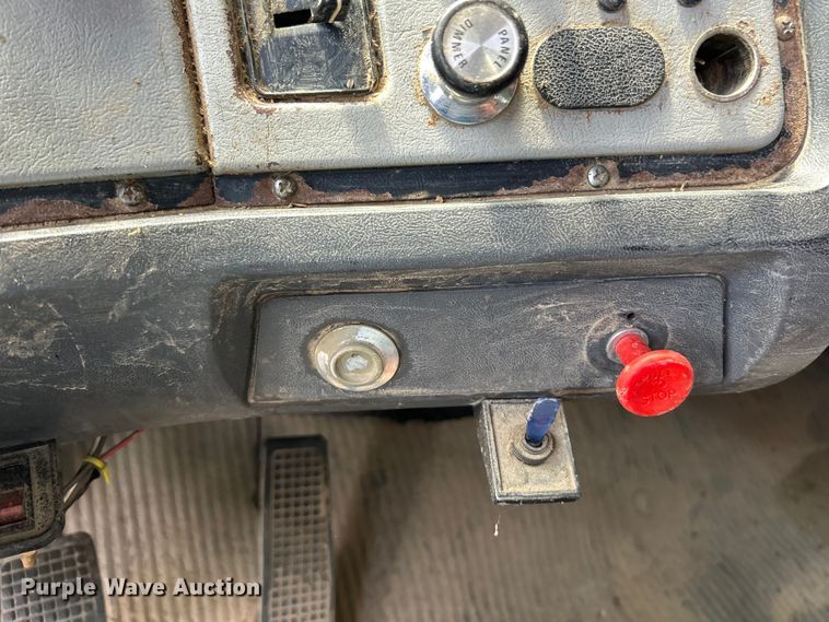 image for item EK3215 1994 Ford L8000 dump truck