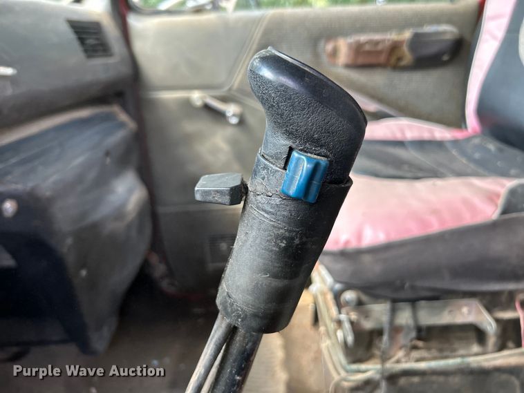 image for item EK3215 1994 Ford L8000 dump truck