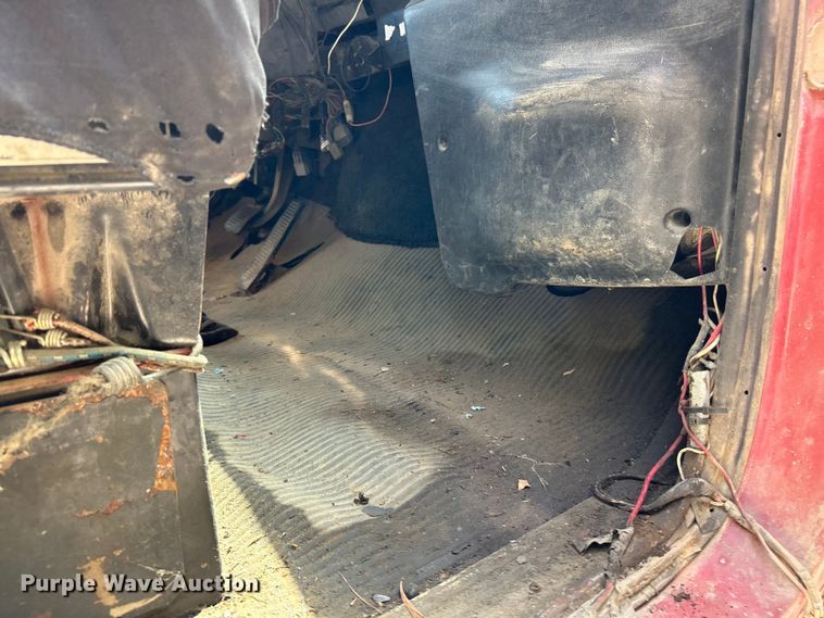 image for item EK3215 1994 Ford L8000 dump truck