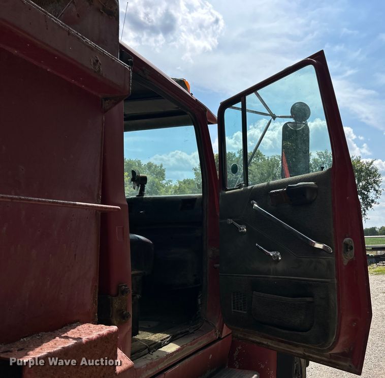 image for item EK3215 1994 Ford L8000 dump truck
