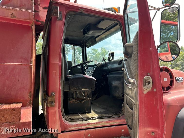 image for item EK3215 1994 Ford L8000 dump truck