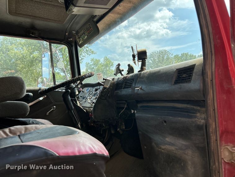 image for item EK3215 1994 Ford L8000 dump truck