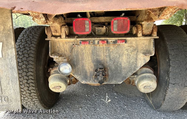 image for item EK3215 1994 Ford L8000 dump truck