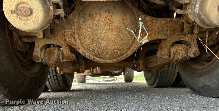 image for item EK3215 1994 Ford L8000 dump truck