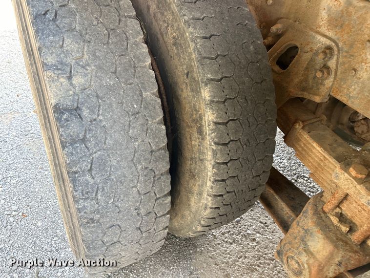 image for item EK3215 1994 Ford L8000 dump truck