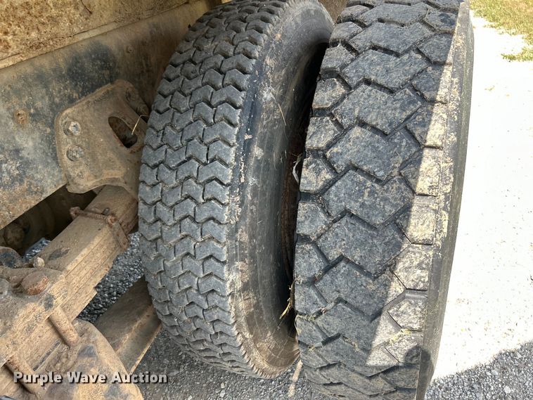 image for item EK3215 1994 Ford L8000 dump truck