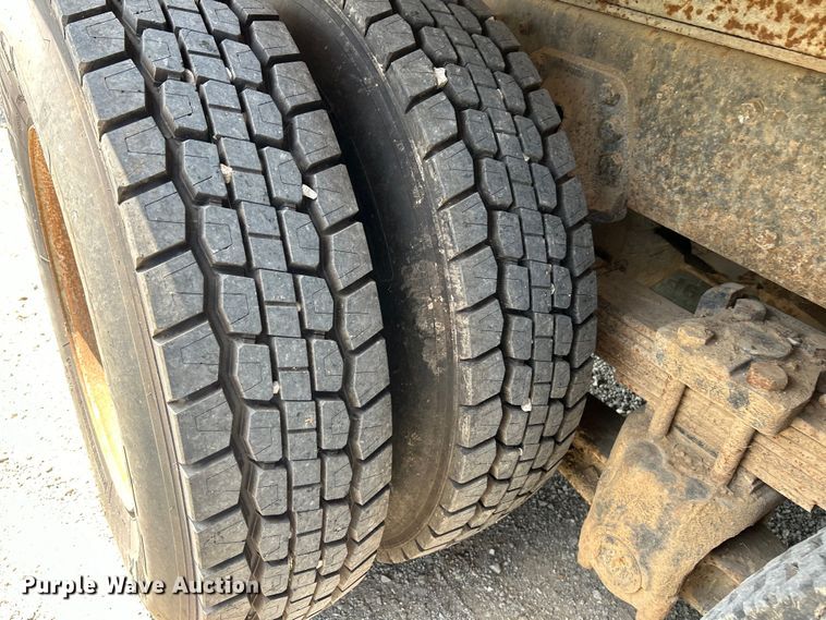 image for item EK3215 1994 Ford L8000 dump truck