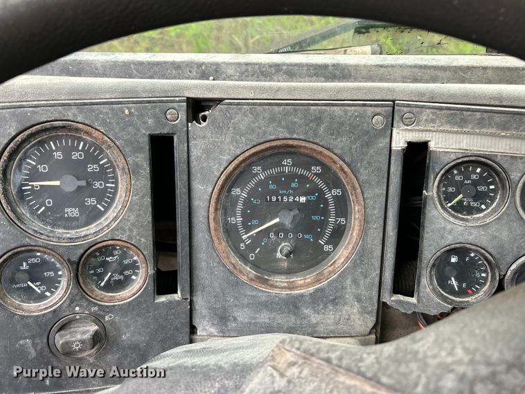 image for item EK4390 1992 Ford CF8000 seal coat truck