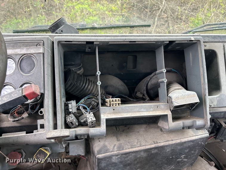 image for item EK4390 1992 Ford CF8000 seal coat truck