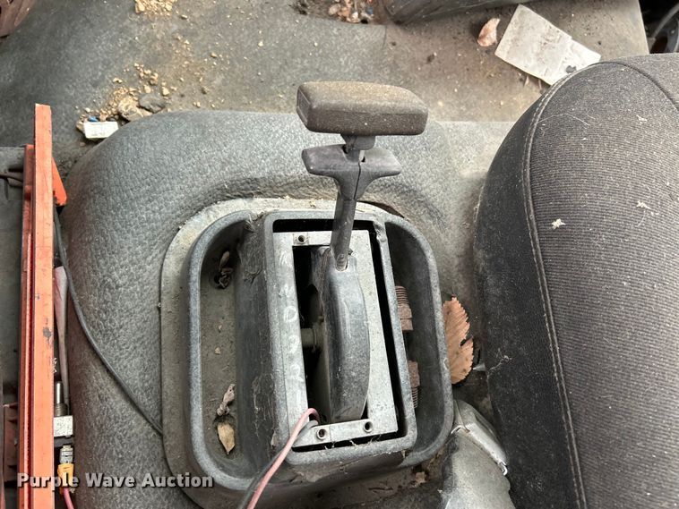 image for item EK4390 1992 Ford CF8000 seal coat truck