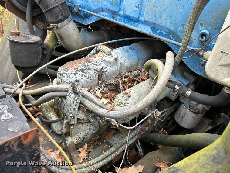 image for item EK4390 1992 Ford CF8000 seal coat truck