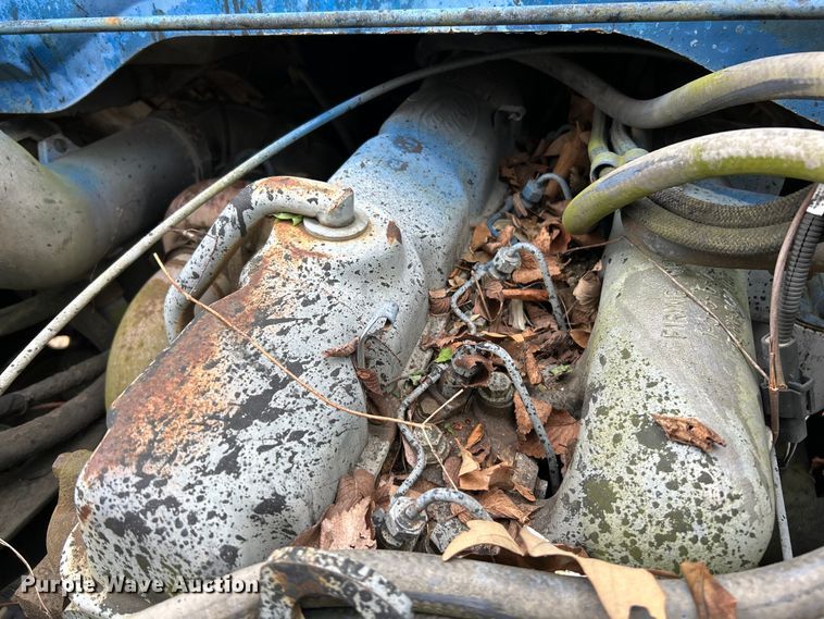 image for item EK4390 1992 Ford CF8000 seal coat truck