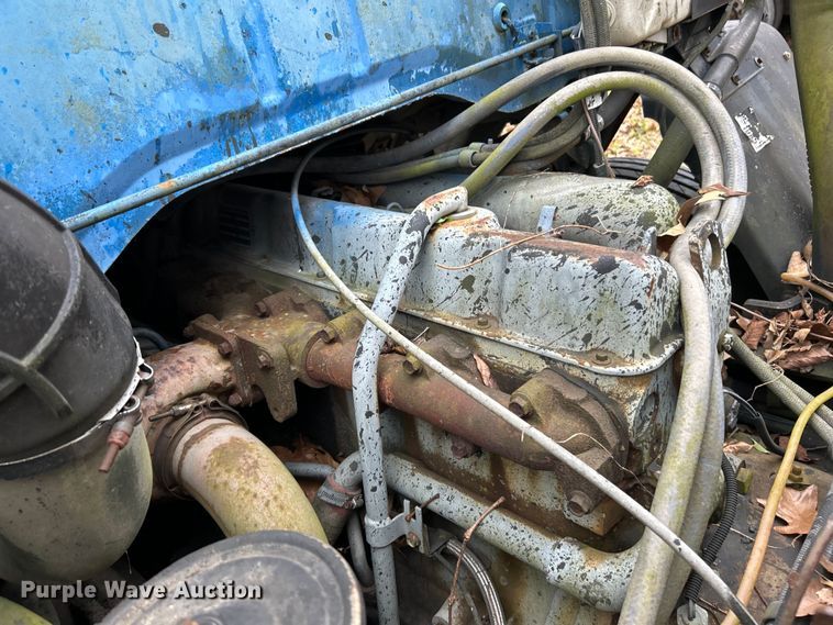 image for item EK4390 1992 Ford CF8000 seal coat truck