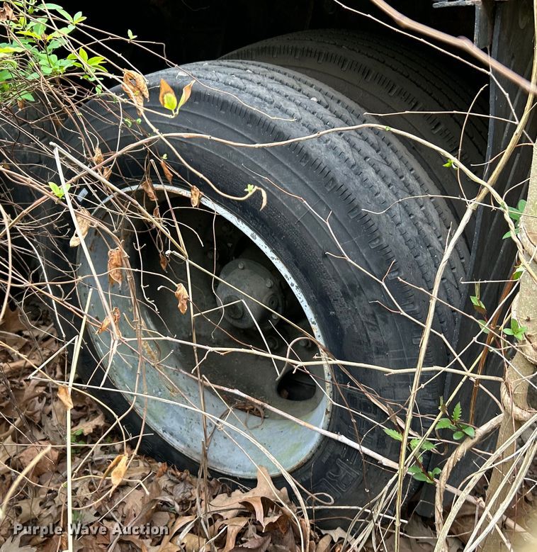 image for item EK4390 1992 Ford CF8000 seal coat truck