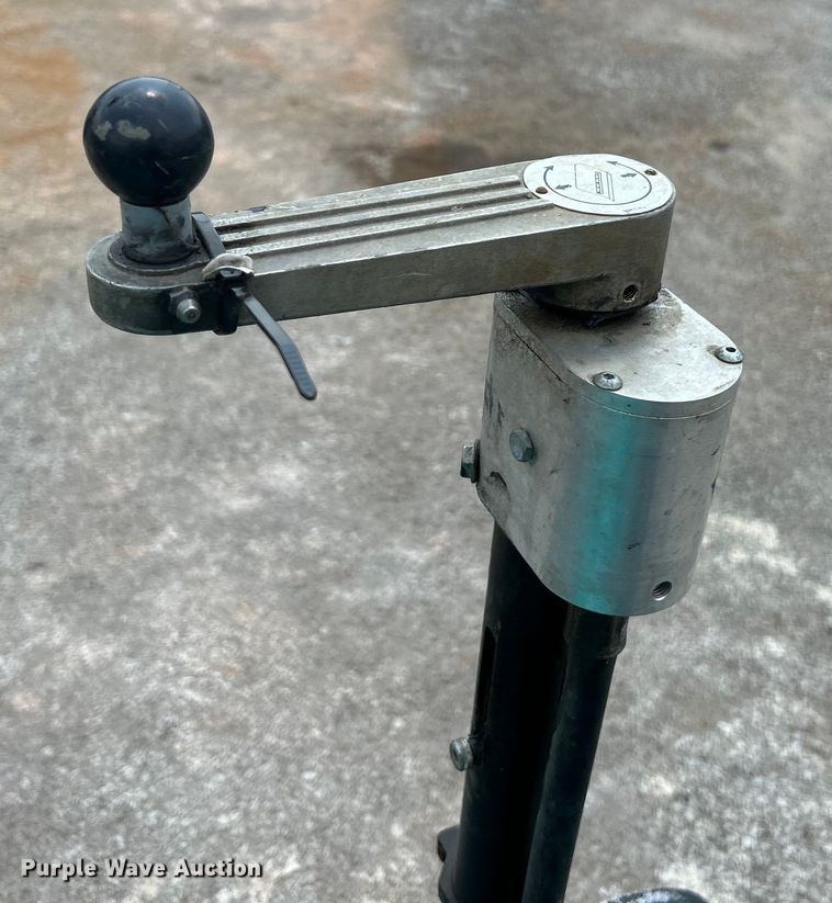 image for item EK4982 2017 Whiteman HHNG5 power trowel