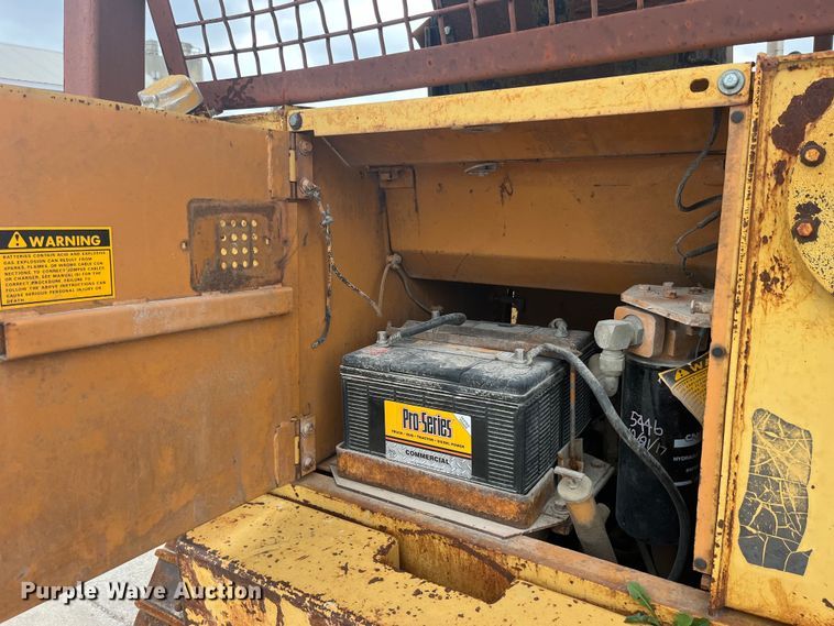 image for item EK8924 1990 Case 1155E track loader