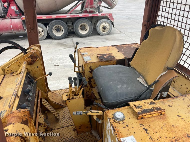 image for item EK8924 1990 Case 1155E track loader