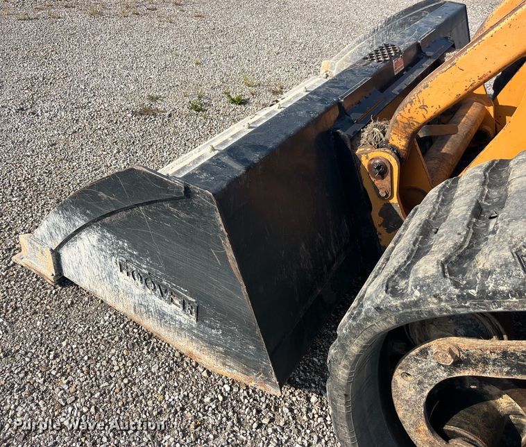 image for item EK8938 2002 Case 90XT tracked skid steer loader