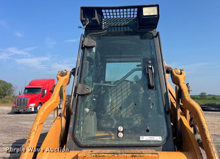 image for item EK8938 2002 Case 90XT tracked skid steer loader