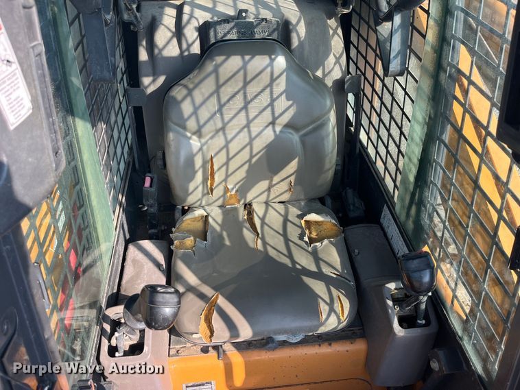 image for item EK8938 2002 Case 90XT tracked skid steer loader