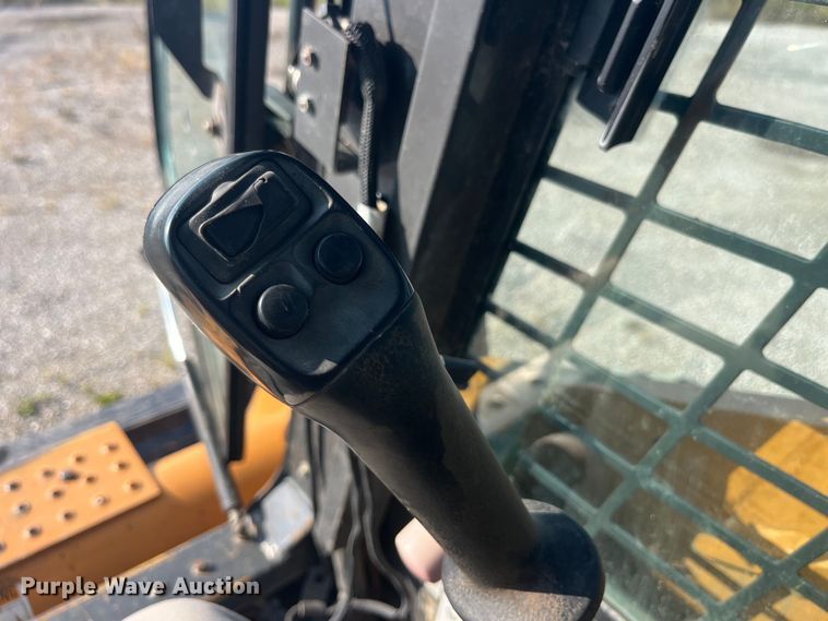 image for item EK8938 2002 Case 90XT tracked skid steer loader