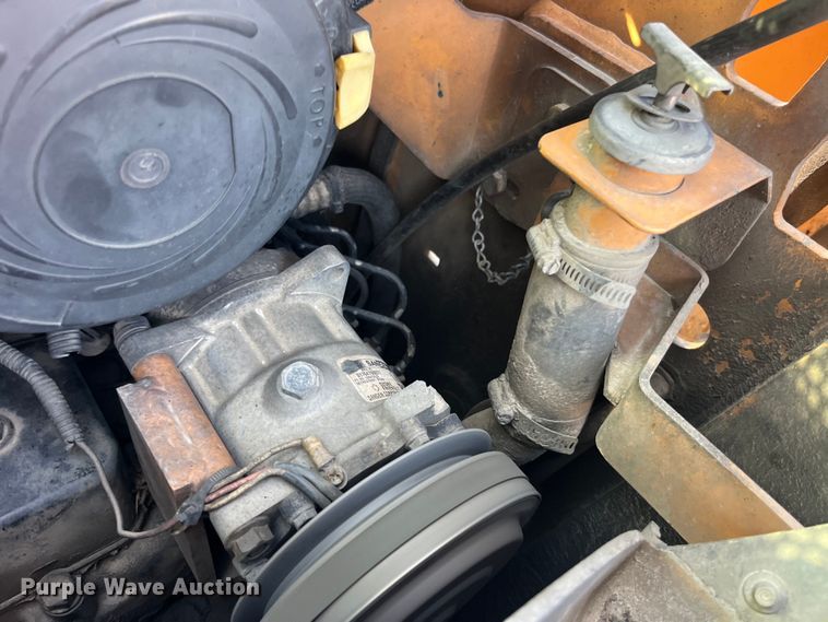 image for item EK8938 2002 Case 90XT tracked skid steer loader