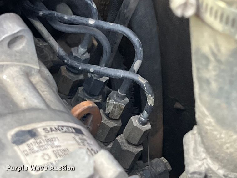 image for item EK8938 2002 Case 90XT tracked skid steer loader