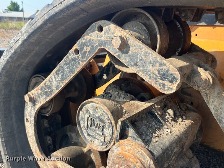 image for item EK8938 2002 Case 90XT tracked skid steer loader