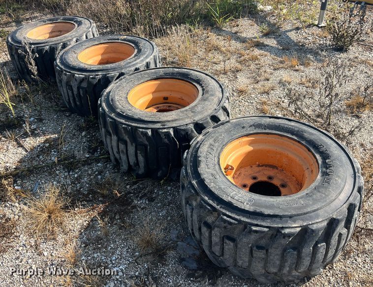 image for item EK8938 2002 Case 90XT tracked skid steer loader