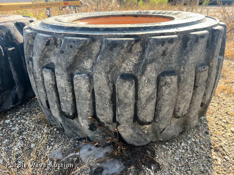 image for item EK8938 2002 Case 90XT tracked skid steer loader