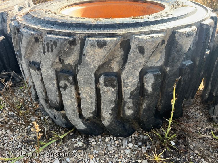 image for item EK8938 2002 Case 90XT tracked skid steer loader