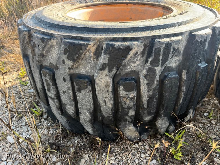 image for item EK8938 2002 Case 90XT tracked skid steer loader