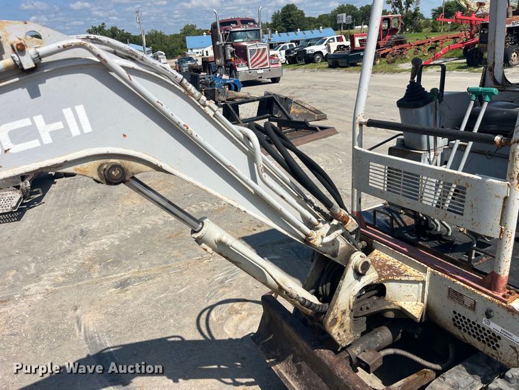 image for item EK8941 1995 Takeuchi TB015 mini excavator