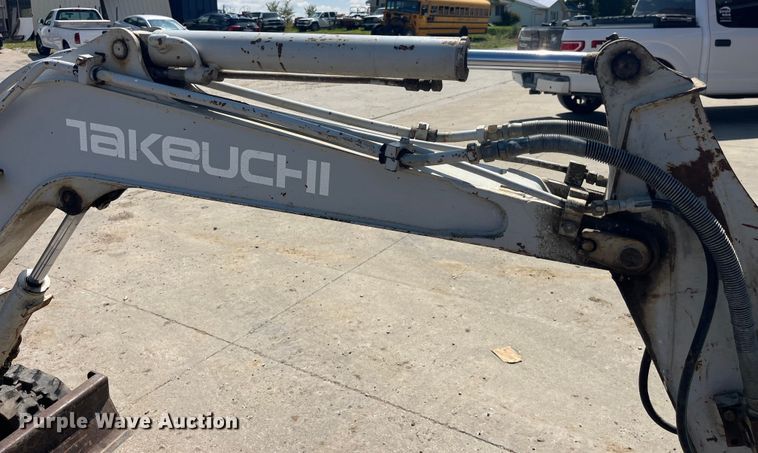 image for item EK8941 1995 Takeuchi TB015 mini excavator