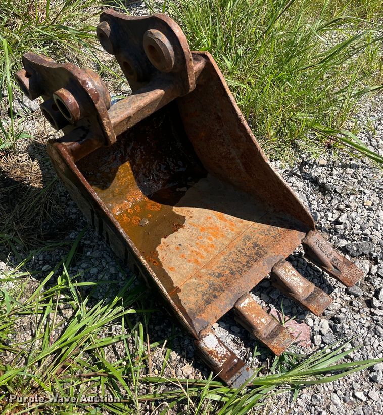 image for item EK8941 1995 Takeuchi TB015 mini excavator