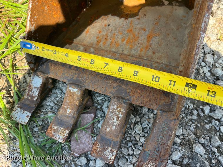 image for item EK8941 1995 Takeuchi TB015 mini excavator