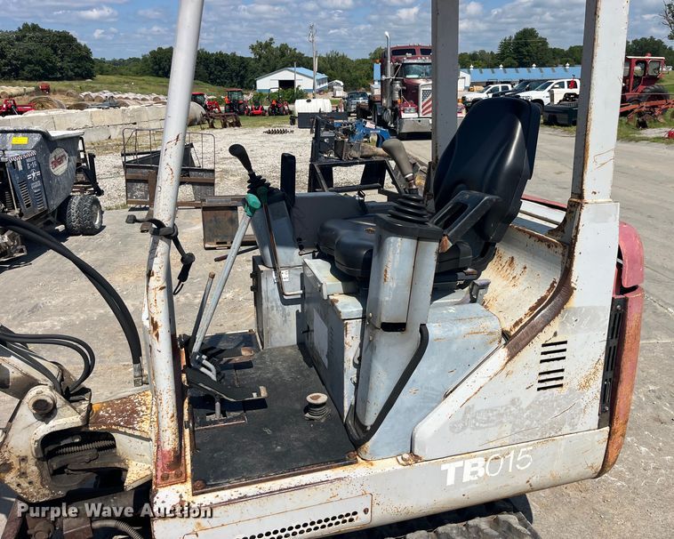 image for item EK8941 1995 Takeuchi TB015 mini excavator