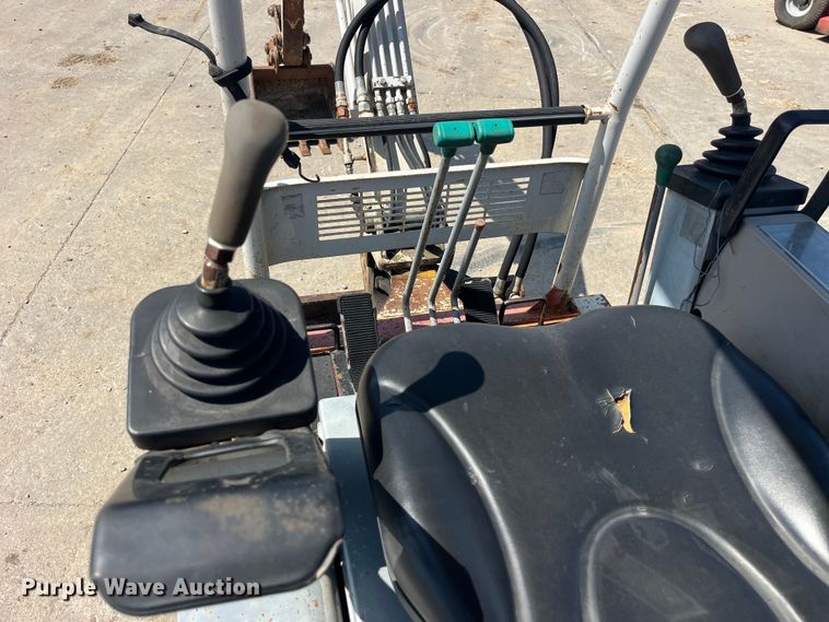 image for item EK8941 1995 Takeuchi TB015 mini excavator