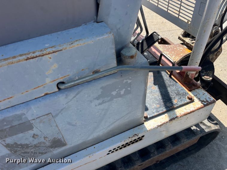 image for item EK8941 1995 Takeuchi TB015 mini excavator