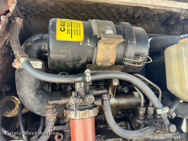 image for item EK8941 1995 Takeuchi TB015 mini excavator