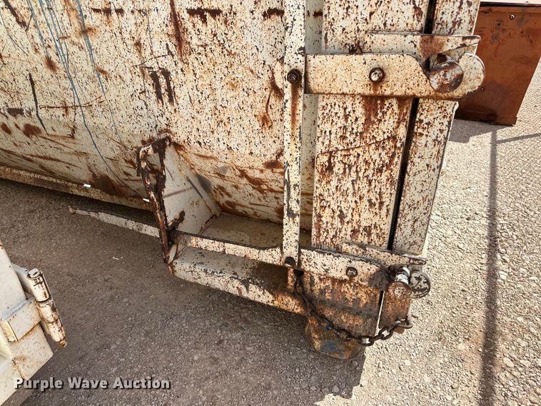 image for item IB9474 Roll-off dumpster