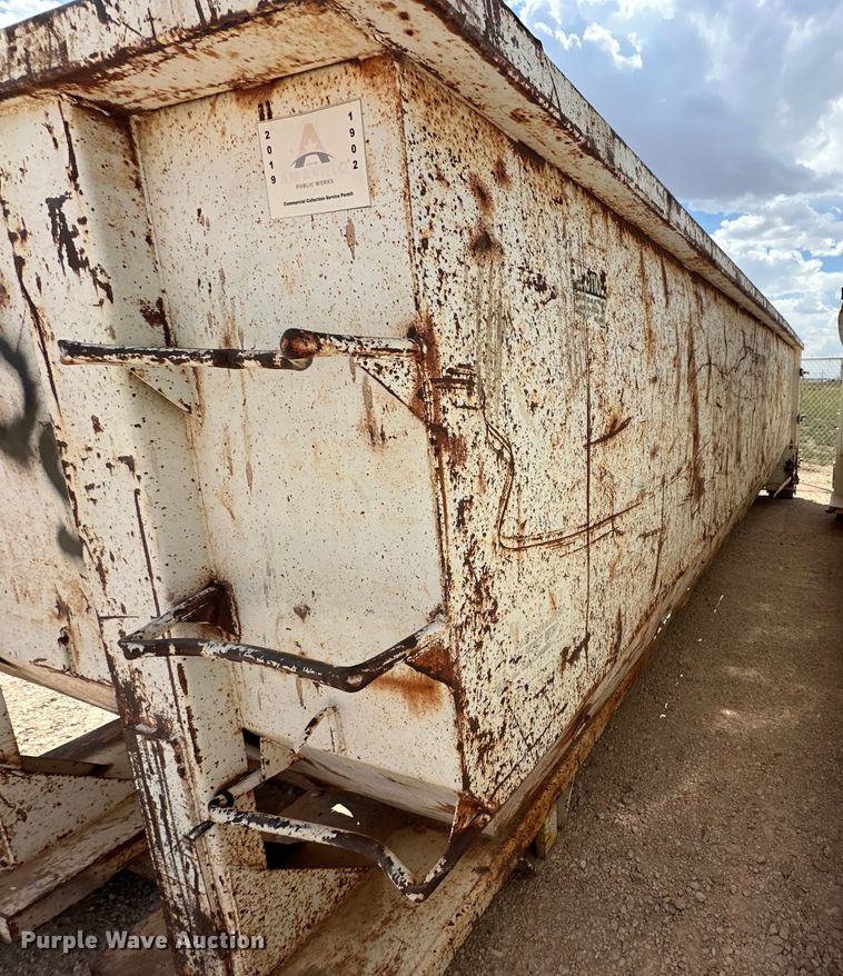 image for item IB9474 Roll-off dumpster