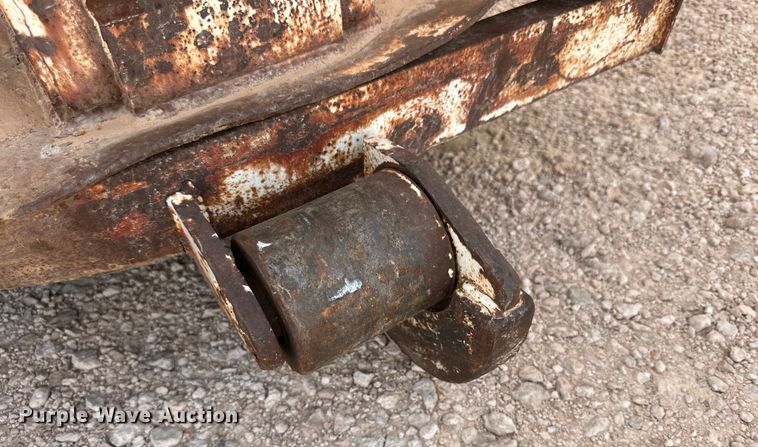 image for item IB9474 Roll-off dumpster