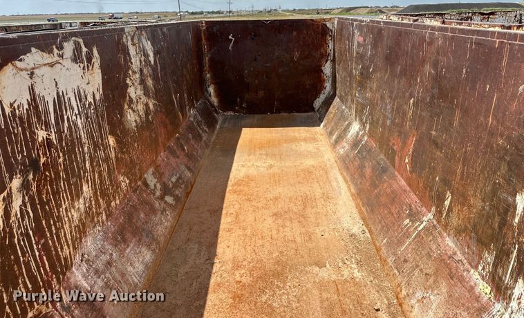 image for item IB9475 Roll-off dumpster