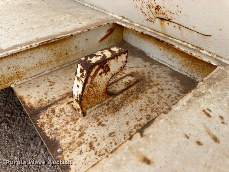 image for item IB9475 Roll-off dumpster